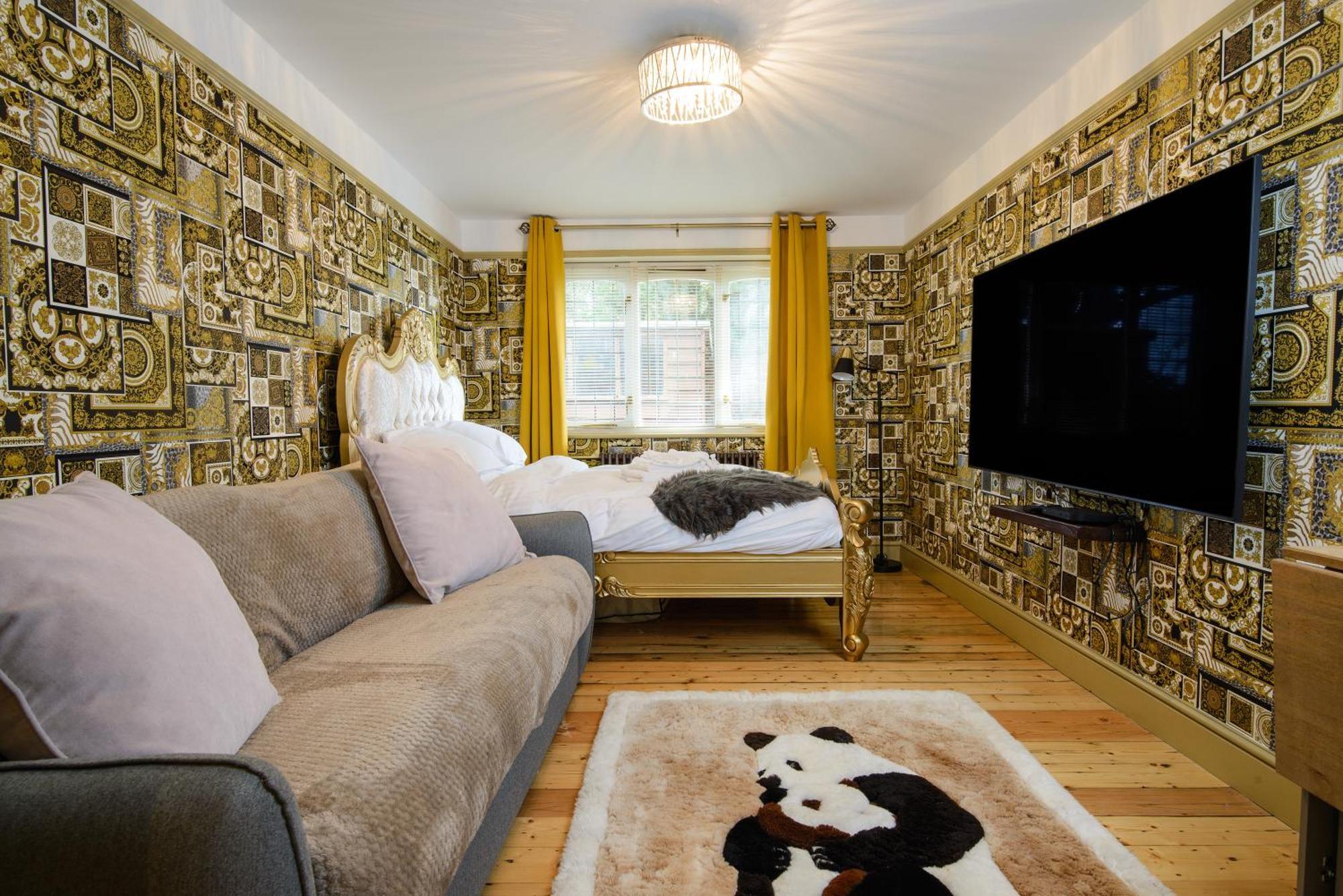 Deluxe 4 Or 5 Bed House With Hot Tub, Cinema Room Sleeps 15 Сафрън Уолдън Екстериор снимка